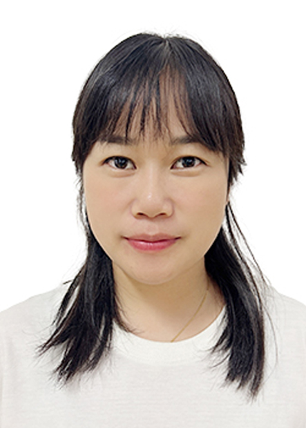 郑宝霞.jpg